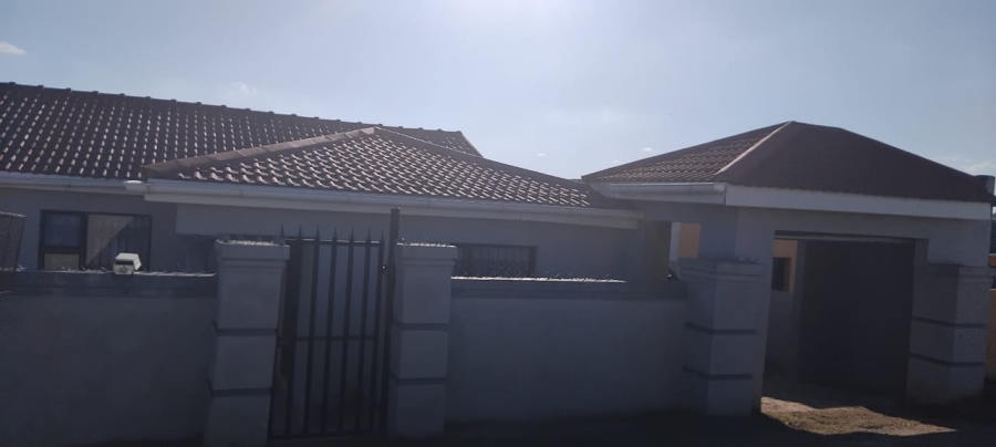 2 Bedroom Property for Sale in Phakamisa Eastern Cape